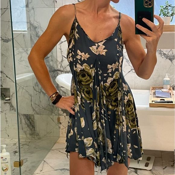 Free People Dresses & Skirts - Intimately FREE PEOPLE | Medium flowing slip dress